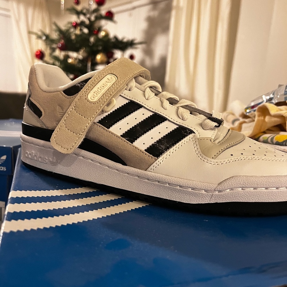 Discontinued adidas forum lows